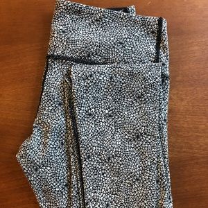 Black and white Lululemon leggings size 4